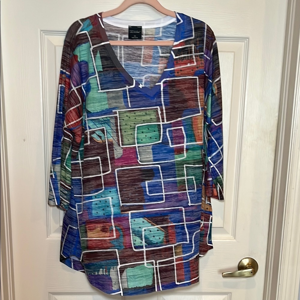 # 2X Graphic Tunic with 3/4 Sleeves